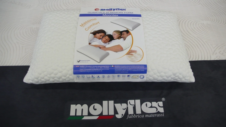 Poduszka Moontex Air Relax, poduszka klasyczna z pokrowcem. Poduszka w salonie Świat Sypialni Pro, Piaseczno, koło Warszawy. Poduszka Mollyflex
