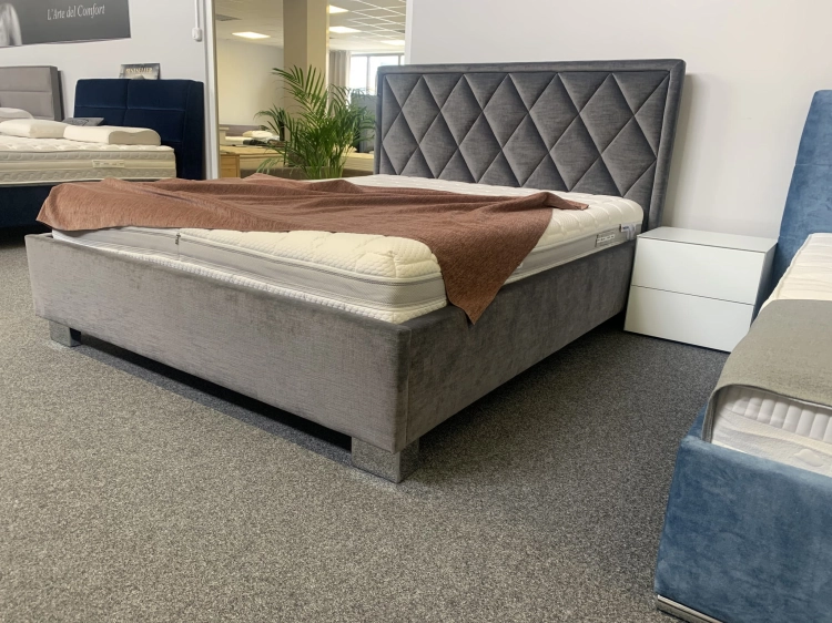 Łóżko Premium 22, zagłówek Caro, romby na zagłówku New Elegance w Świat Sypialni Piaseczno