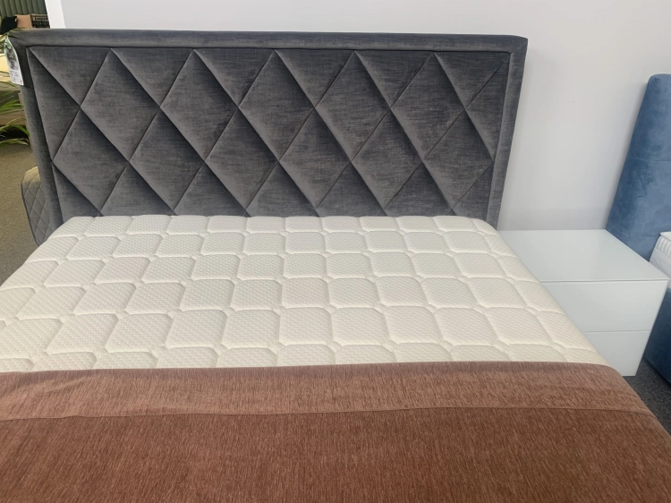 Łóżko Premium 22, zagłówek Caro, romby na zagłówku New Elegance w Świat Sypialni Piaseczno