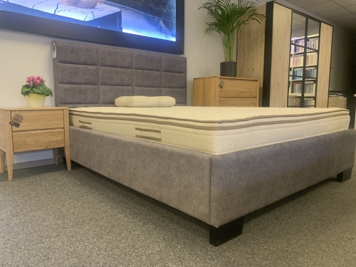 Łóżko tapicerowane Quaddro Midi - New Design  w salonie Świat Sypialni