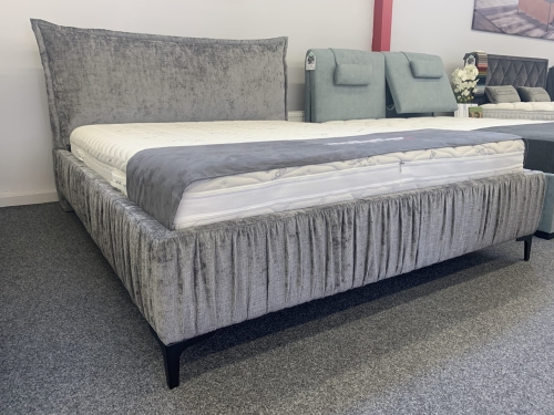 Łóżko SIMONE ONE tapicerowane light z miękkim zagłówkiem oraz pojemnikiem na pościel / schowkiem  - Bed Design w Świat Sypialni Piaseczno rozmiary 140/200; 160/200 ; 180/200 ; 200/200 ; 140x/200 ; 160x200 ; 180x200 ; 200x200