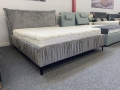 Łóżko SIMONE ONE tapicerowane light z miękkim zagłówkiem oraz pojemnikiem na pościel / schowkiem  - Bed Design w Świat Sypialni Piaseczno rozmiary 140/200; 160/200 ; 180/200 ; 200/200 ; 140x/200 ; 160x200 ; 180x200 ; 200x200