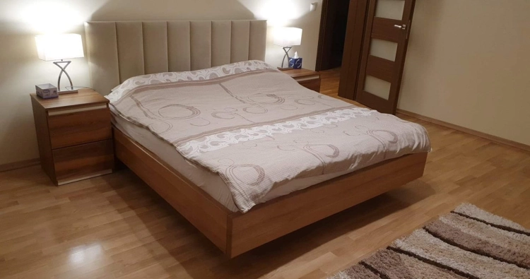 Łóżko OSLO PLUS z litego drewna olchowego lub dębowego, wezgłowie tapicerowane nr. 4, materiały Fargotex, łóżko z pojemnikiem, Firma Ekodom, Warszawa, Piaseczno Puławska 48, sypialnie, materace