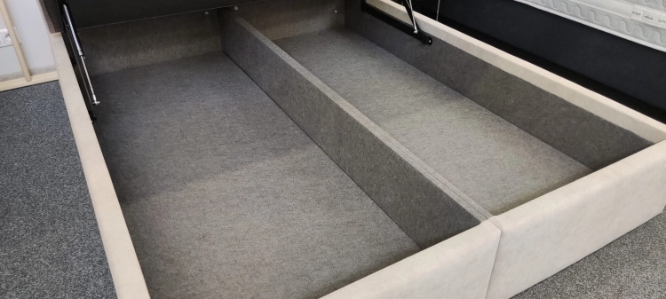 Skrzynia_bedDesign. Łóżko Oliviero  - Bed Design, kontynent na nogach z pojemnikiem na pościel. Do zamówienia wielkość 120/200, 140/200, 160/200, 180/200 lub 200/200cm