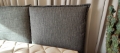 Łóżko tapicerowane PILLOWS na szpilkach z miękkimi poduszkami na zagłówku  - New Design w Świat Sypialni Piaseczno 160/200 180/200 obicie Fargotex Neon, boki łóżka 25/8cm
