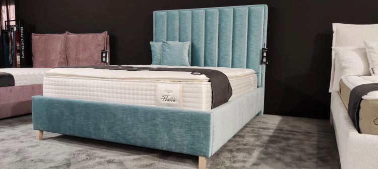 Łóżko z wysokim zagłówkiem w pionowe pasy / wertykalnym Oliviero z pojemnikiem na pościel Bed Design w Świat Sypialni Piaseczno  rozmiar 140/200 ; 160/200 ; 180/200 ; 200/200 ; 140x200 ; 160x200 ; 180x200 ; 200x200