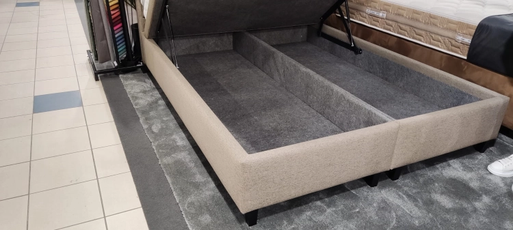 Łóżko Biaggio kontynentalne z dużym pojemnikiem na pościel / schowkiem / poziome pasy na zagłówku - Bed Design w Świat Sypialni Piaseczno rozmiary 140/200; 160/200 ; 180/200 ; 200/200 ; 140x/200 ; 160x200 ; 180x200 ; 200x200