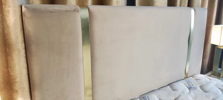 Łóżko ORO 160/200 w obiciu Piano 04, Fargotex, wezgłowie ze złotymi listwami, New Elegance