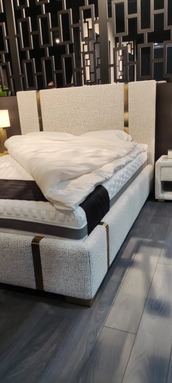 Łóżko tapicerowane Oro New Elegance w Świat Sypialni Piaseczno