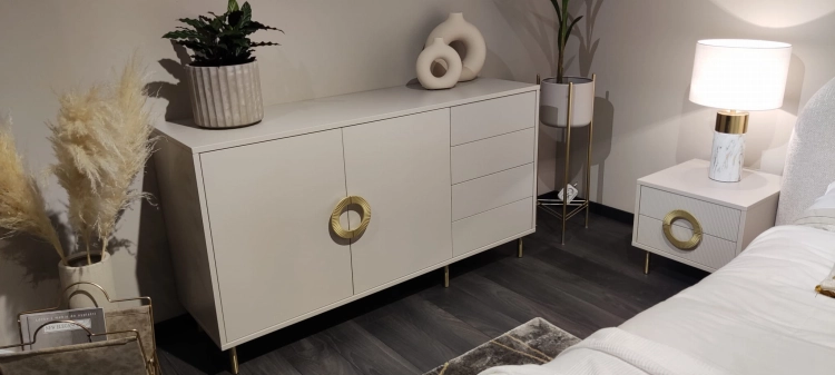 Sypialnia NUBO, na zdjęciu stolik nocny Nudo New Elegance