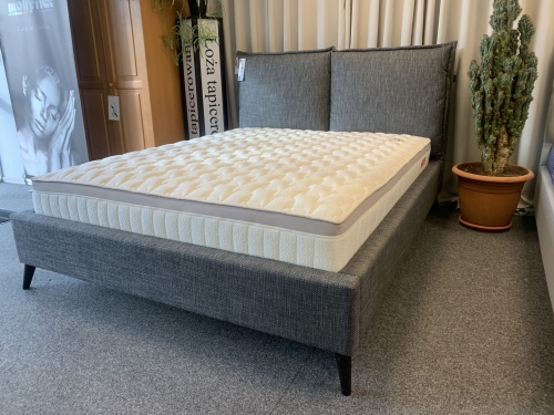 Materac 160x200 Hybrid 3000- Relaks, miękki, sprężysty wygodny, materac do obejrzenia w salonie Piaseczno, Świat Sypialni. Materac użyty w łóżku Pillows 160/200 z pojemnikiem na pościel