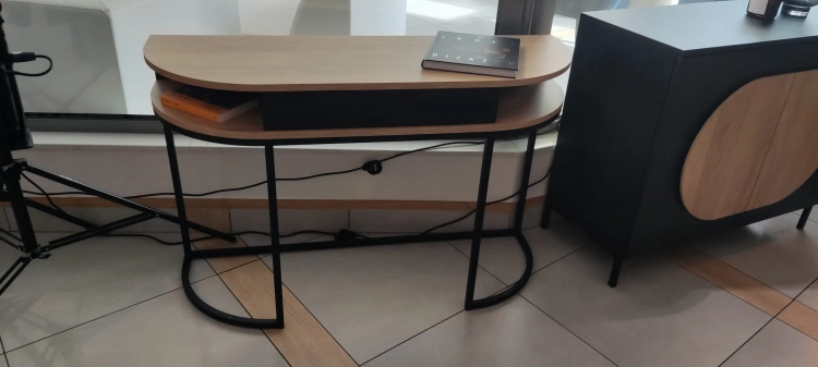 Toaletka konsola do sypialni Ovalo we włoskim stylu na metalowych nogach New Elegance w Świat Sypialni Piaseczno