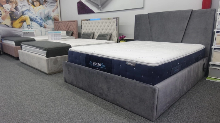 Łóżko VALENTINO tapicerowane / ramowe (z pojemnikiem lub bez pojemnika) - Bed Design w Świat Sypialni Piaseczno