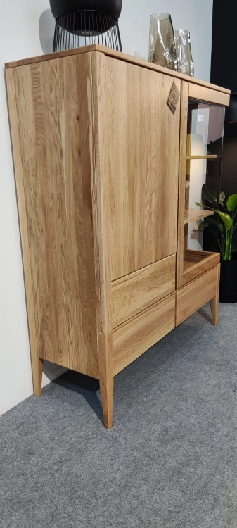 Witryna drewniana dębowa KW 337 dąb naturalny w stylu Retro kolekcja - Drewmax w Świat Sypialni Piaseczno