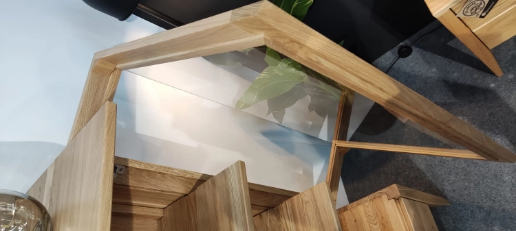 Witryna drewniana dębowa KW 337 dąb naturalny w stylu Retro kolekcja - Drewmax w Świat Sypialni Piaseczno