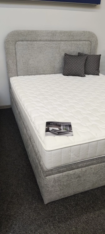 Łóżko GULIO Kontynentalne (z pojemnikiem lub bez pojemnika) - Bed Design  w salonie Świat Sypialni Piaseczno