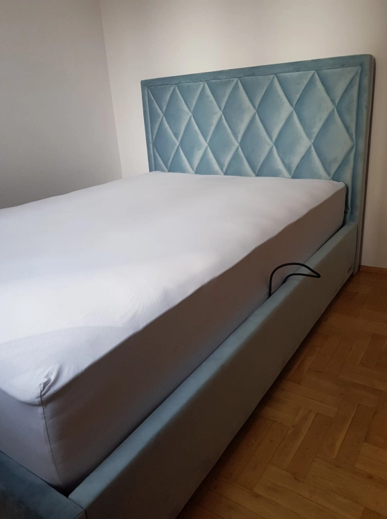 Łóżko Premium22, wezgłowie 120cm, obicie Piano 11, rozmiar 140 szerokość otwieranie BOK_korpus C, noga B