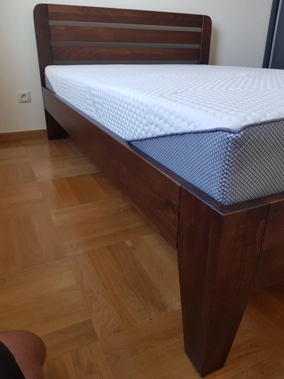Łóżko bukowe, drewniane LK 189 Drewmax, buk lausane, Puławska 48, Piaseczno koło Warszawy, salon stacjonarny, na zdjęciu rozmiar 140/200 cm (140x200), materac Curem ZIP 140x200cm