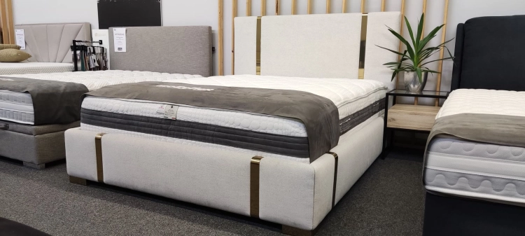 Łóżko tapicerowane Oro New Elegance w Świat Sypialni Piaseczno