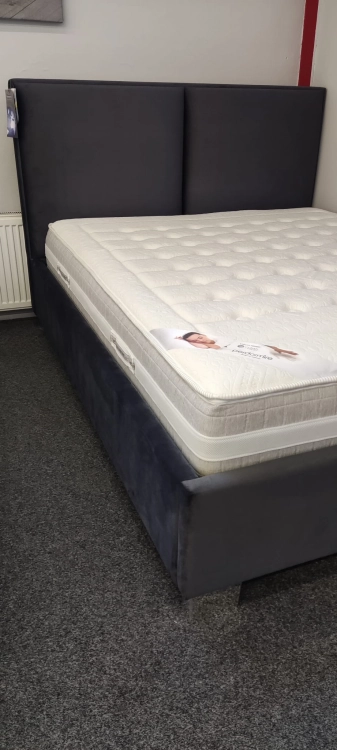 Łóżko tapicerowane ramowe, z pojemnikiem Quaddro Duo - New Design w Świat Sypialni Piaseczno