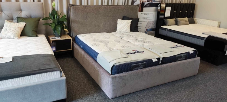 Łóżko SIMONE ONE tapicerowane / ramowe (z pojemnikiem lub bez pojemnika) - Bed Design w Świat Sypialni Piaseczno ulica Puławska 48