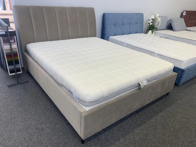Materac NOVIA - Mollyflex w łóżku Maya 160x200 New Elegance