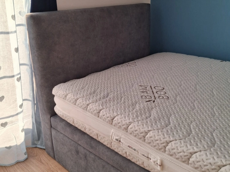 Guana 90x200 kontynent z pojemnikiem, wezgłowie 78cm, skrzynia 20 + klapa, obicie Fargotex Zoya 10