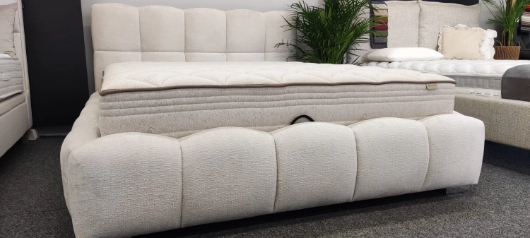 Łóżko tapicerowane CALABRI - Italcomfort w Swiat Sypialni Piaseczno ulica Puławska 48