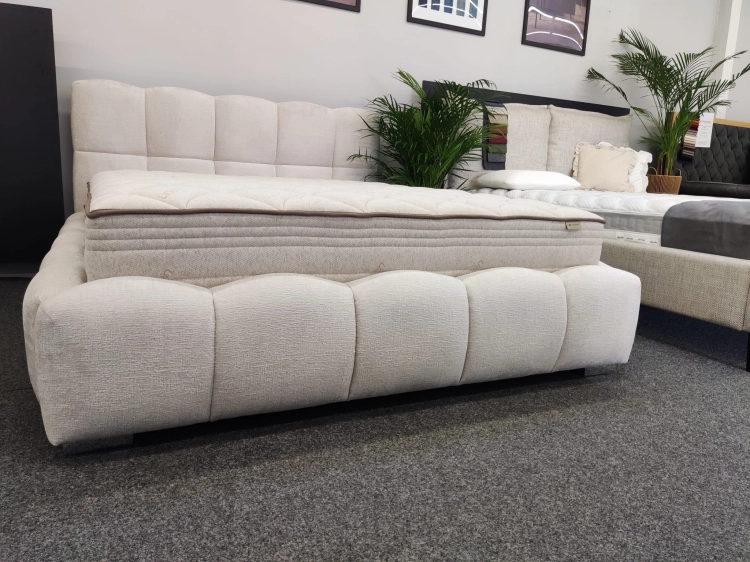 Łóżko tapicerowane CALABRI - Italcomfort w Swiat Sypialni Piaseczno ulica Puławska 48
