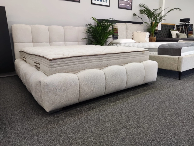 Łóżko tapicerowane CALABRI - Italcomfort w Swiat Sypialni Piaseczno ulica Puławska 48