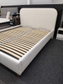 Łóżko z zaokrąglonymi rogami CLETO Light (z pojemnikiem lub bez pojemnika) - Bed Design w Świat Sypialni Piaseczno