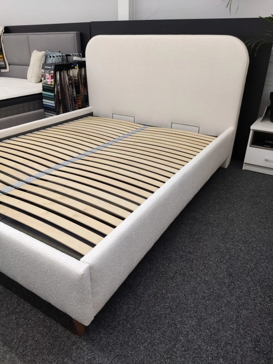 Łóżko z zaokrąglonymi rogami CLETO Light (z pojemnikiem lub bez pojemnika) - Bed Design w Świat Sypialni Piaseczno