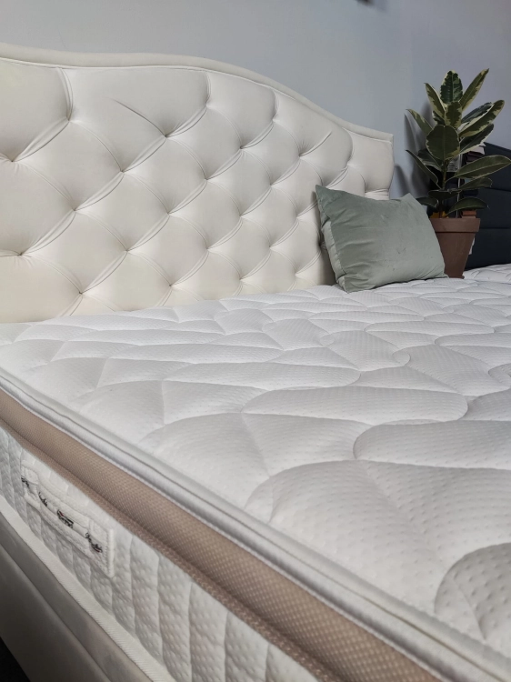 Łóżko kontynentalne Beauty, Piano 01 Fargotex  - New Design w salonie Świat Sypialni Piaseczno, materac Mollyflex, Bianco