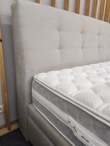 Łóżko BENITO kontynentalne z pojemnikiem - Bed Design w Świat Sypialni Piaseczno ulica Puławska 48, podstawa na nogach drewnianych