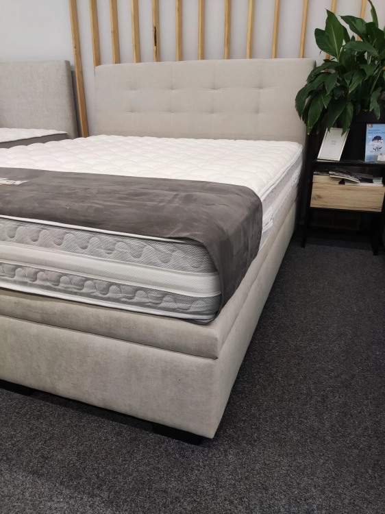 Łóżko BENITO kontynentalne z pojemnikiem - Bed Design w Świat Sypialni Piaseczno ulica Puławska 48, podstawa na nogach drewnianych