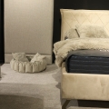 MATEO łóżko tapicerowane light (z pojemnikiem lub bez pojemnika) - Bed Design w Świat Sypialni PRO Piaseczno