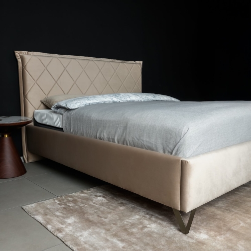 MATEO łóżko tapicerowane light (z pojemnikiem lub bez pojemnika) - Bed Design w Świat Sypialni PRO Piaseczno