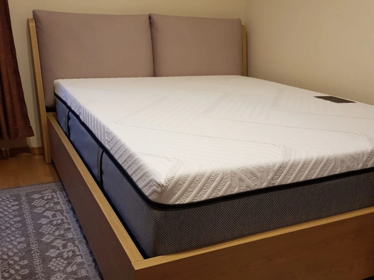 Łóżko Modello 160/200 z pojemnikiem i stelażem, tapicerka Davis Fancy 11. Materac Aida Modern
