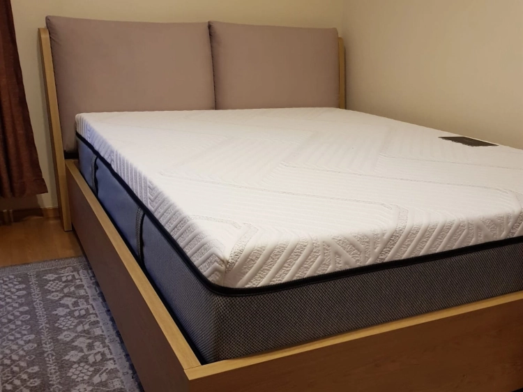 Łóżko Modello 160/200 z pojemnikiem i stelażem, tapicerka Davis Fancy 11. Matarac Aida Modern