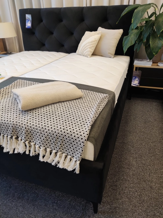 Łóżko 180x200 Lazio Maxi tapicerowane, z pojemnikiem i stelażem, materiał, kolor czarny, velur