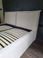 Łóżko Pillows 180x200 z pojemnikiem i stelażem, bok 40cm/ 11cm, bez nóg, wezgłowie 110cm, obicie: Intense 08