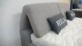 ŁÓŻKO TAPICEROWANE Desire 2000 obicie gr 2 Board Grey 65
Nóżki standard - okrągła, wysokość 5 cm, kolor czarny
Boki proste o szerokości 5 cm, scalone ze szczytem